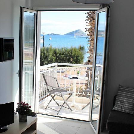 Apartments Mare Blu By The Sea. Pórto Ráfti Exterior photo