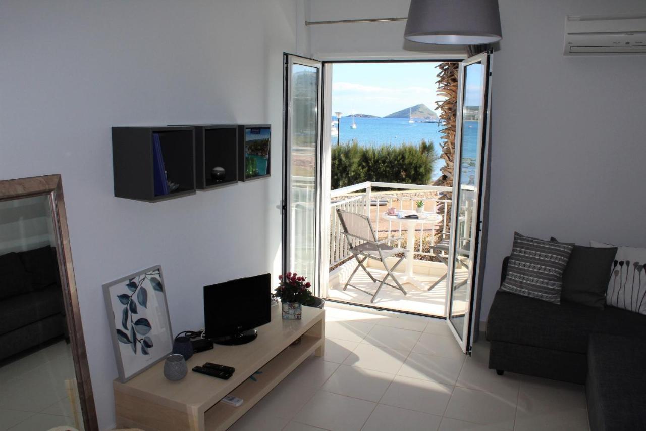 Apartments Mare Blu By The Sea. Pórto Ráfti Exterior photo